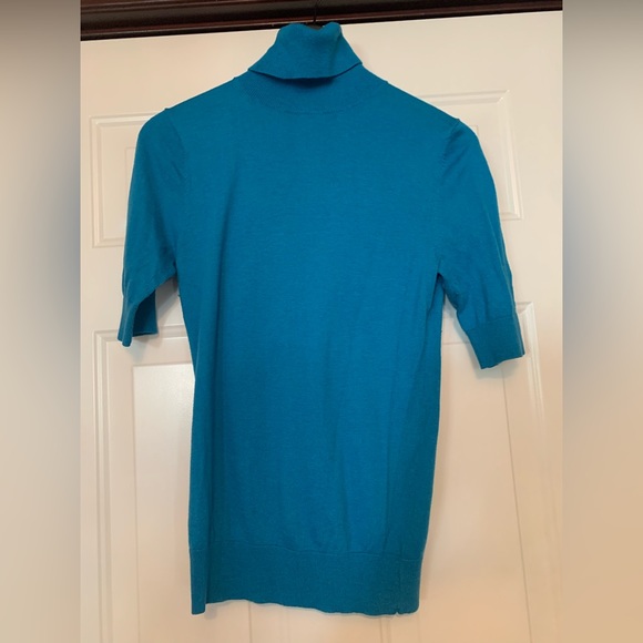 Ann Taylor Sweaters - Ann Taylor Turtleneck SS Sweater M Blue Lightweight Minimalist Career Classic